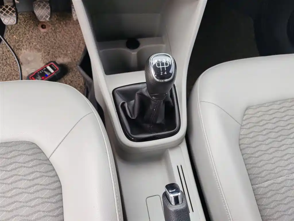 Skoda Rapid 2016 — фото 14