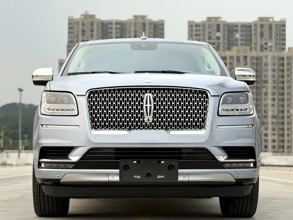 Lincoln Navigator 2022 — фото 2