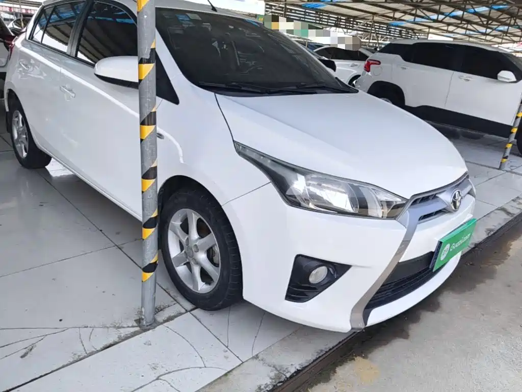 Toyota Yaris L 2015