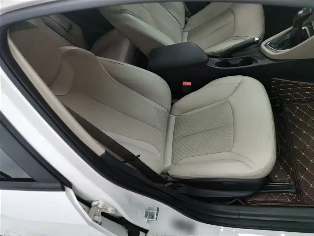 Buick Excelle 2017 — фото 20