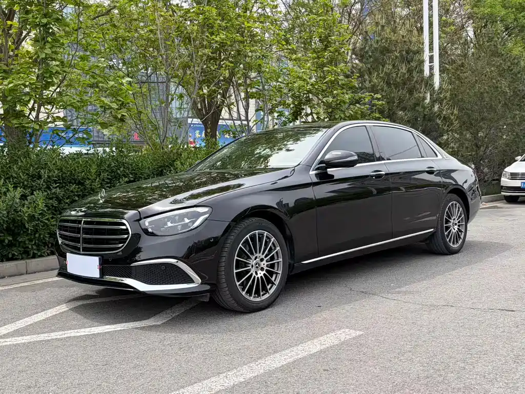 Mercedes-Benz E-Class 2021 — фото 15