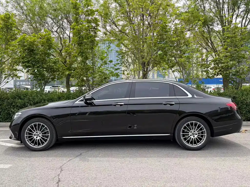 Mercedes-Benz E-Class 2021 — фото 16