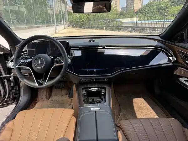 Mercedes-Benz E-Class 2025