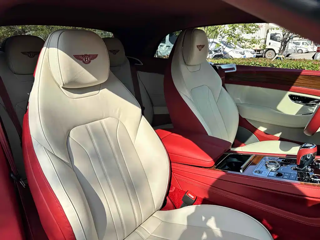 Bentley Continental 2022 — фото 10