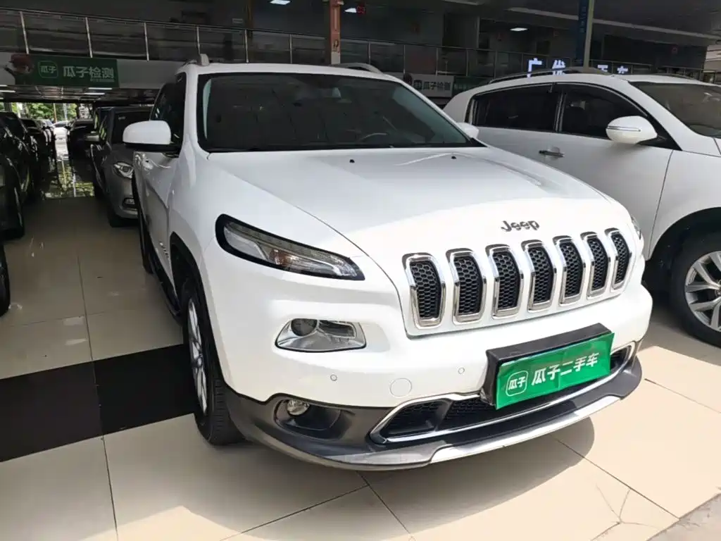 Jeep Cherokee 2016 — фото 4