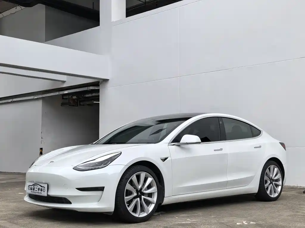 Tesla Model 3 2020 — фото 1