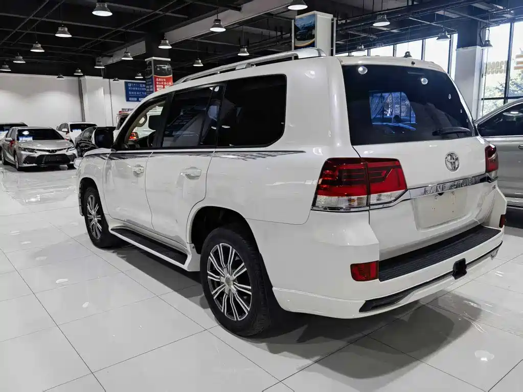 Toyota Land Cruiser 2018 — фото 7