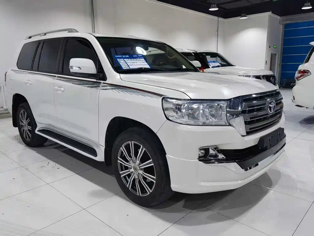 Toyota Land Cruiser 2018 — фото 3