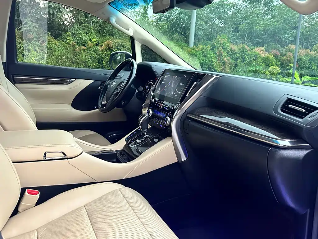 Toyota Alphard 2020 — фото 9