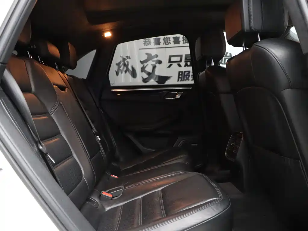 Porsche Macan 2015 — фото 29