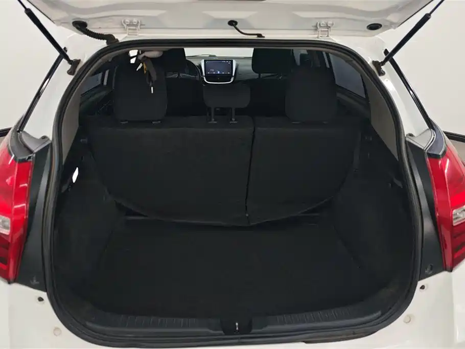 Toyota Yaris L 2018 — фото 4