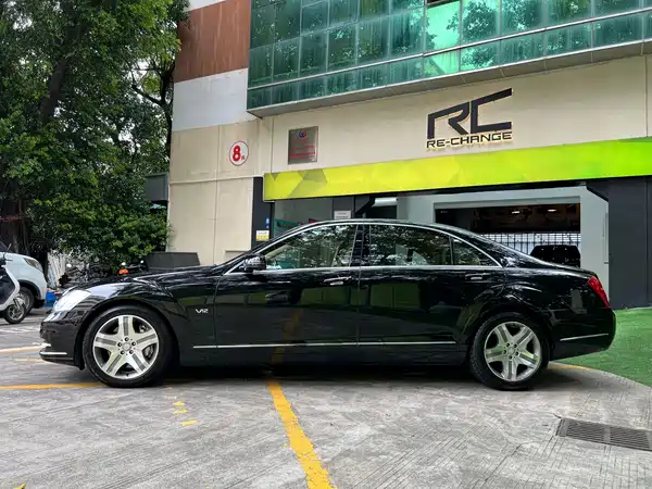 Mercedes-Benz S-Class 2011