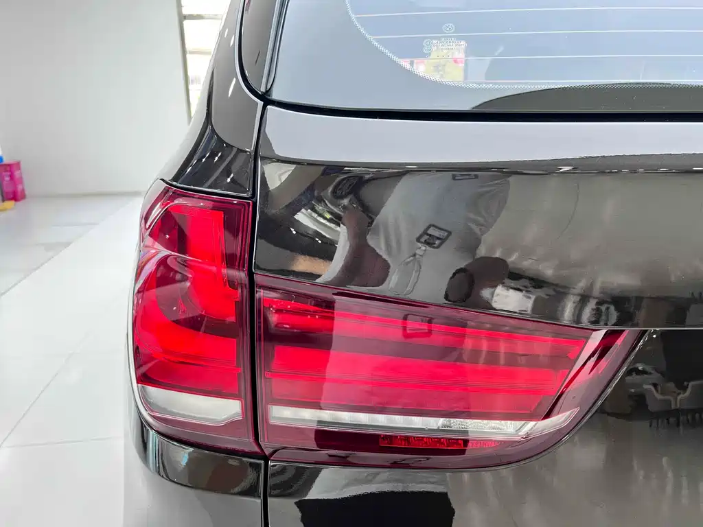 BMW X5 2017 — фото 11