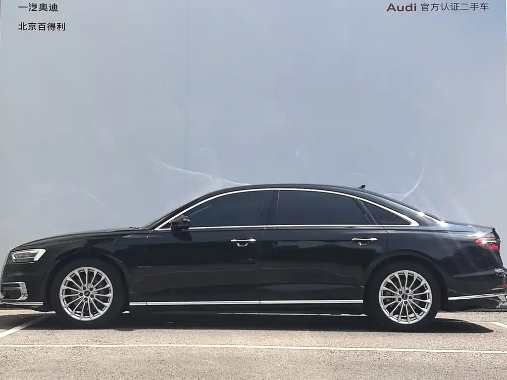 Audi A8 2021 — фото 14