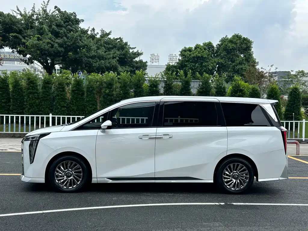 GAC Trumpchi M8 2023 — фото 5