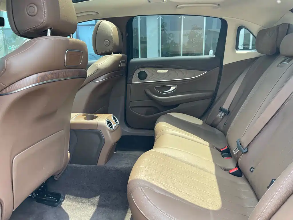 Mercedes-Benz E-Class 2020 — фото 10