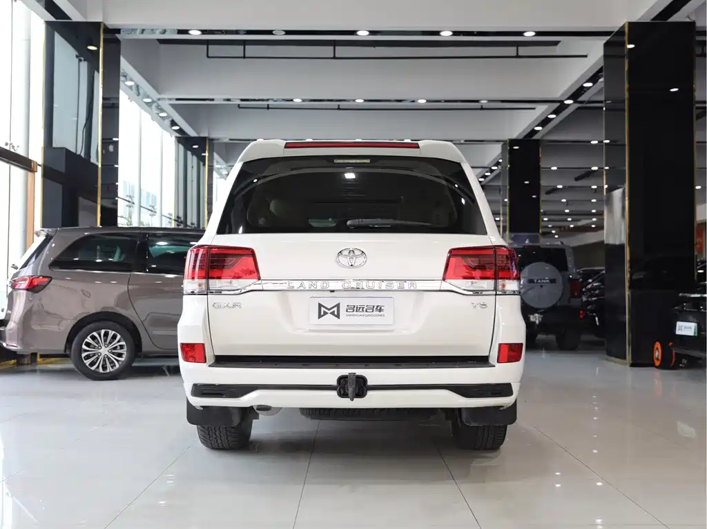 Toyota Land Cruiser 2017 — фото 16