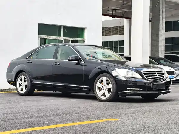 Mercedes-Benz S-Class 2012