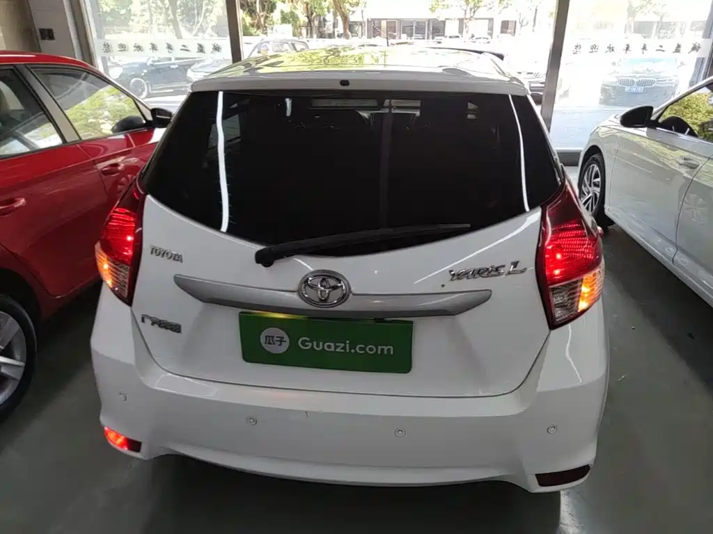 Toyota Yaris L 2015