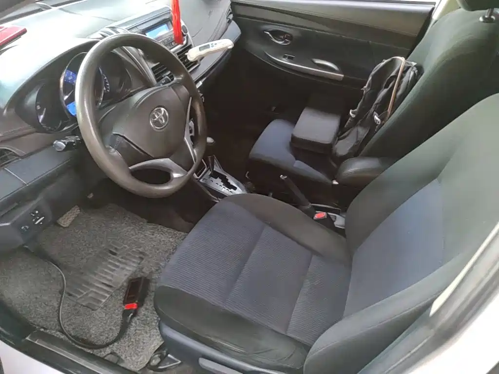 Toyota Yaris L 2015 — фото 15