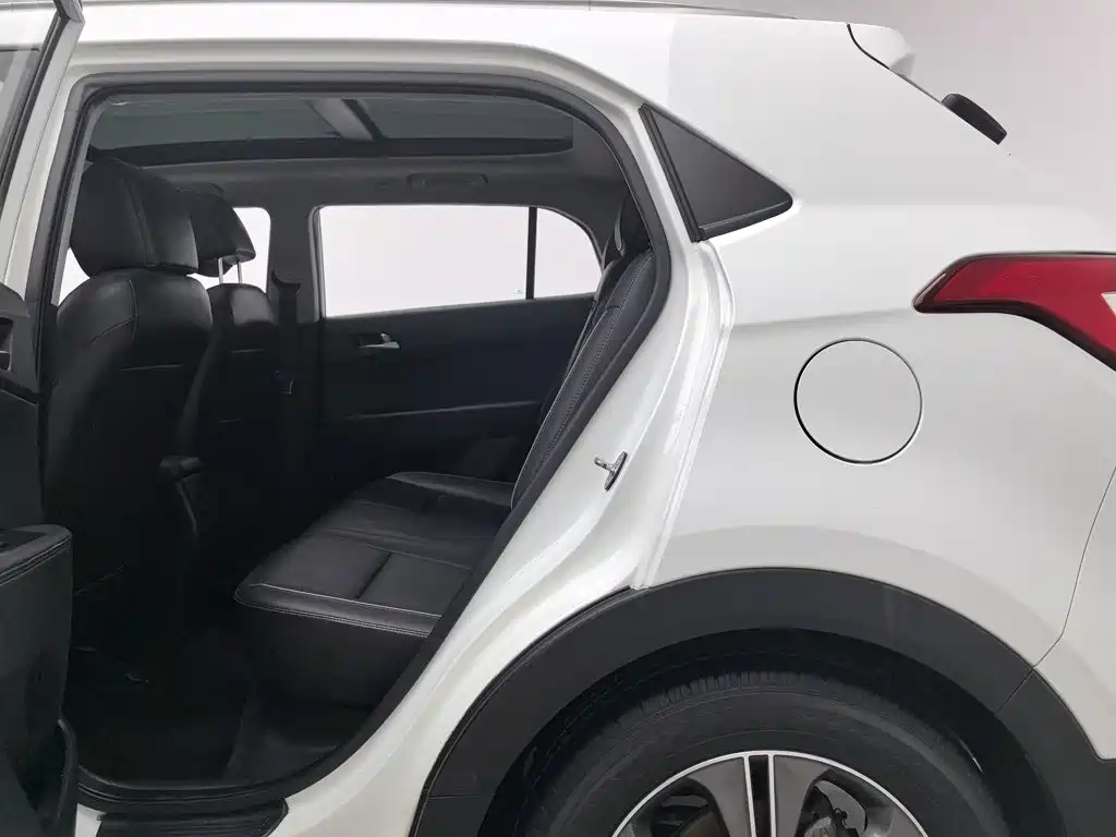 Hyundai ix25 2016 — фото 15