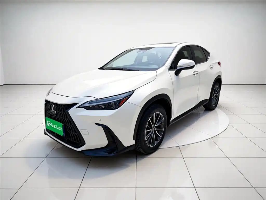 Lexus NX 2023
