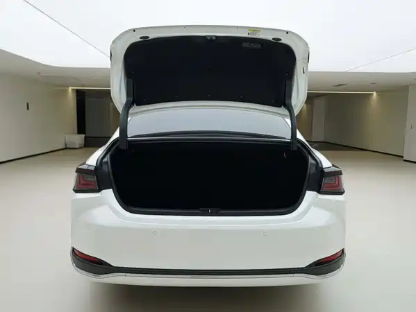 Lexus ES 2025