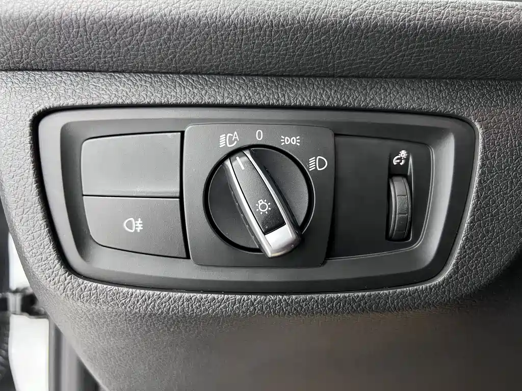 BMW 1 Series 2022 — фото 11