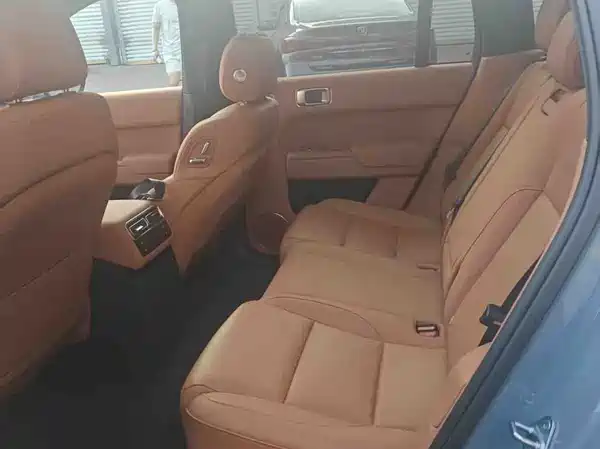Li Auto L7 2025