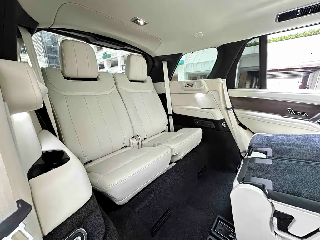 Land Rover Range Rover 2024 — фото 17