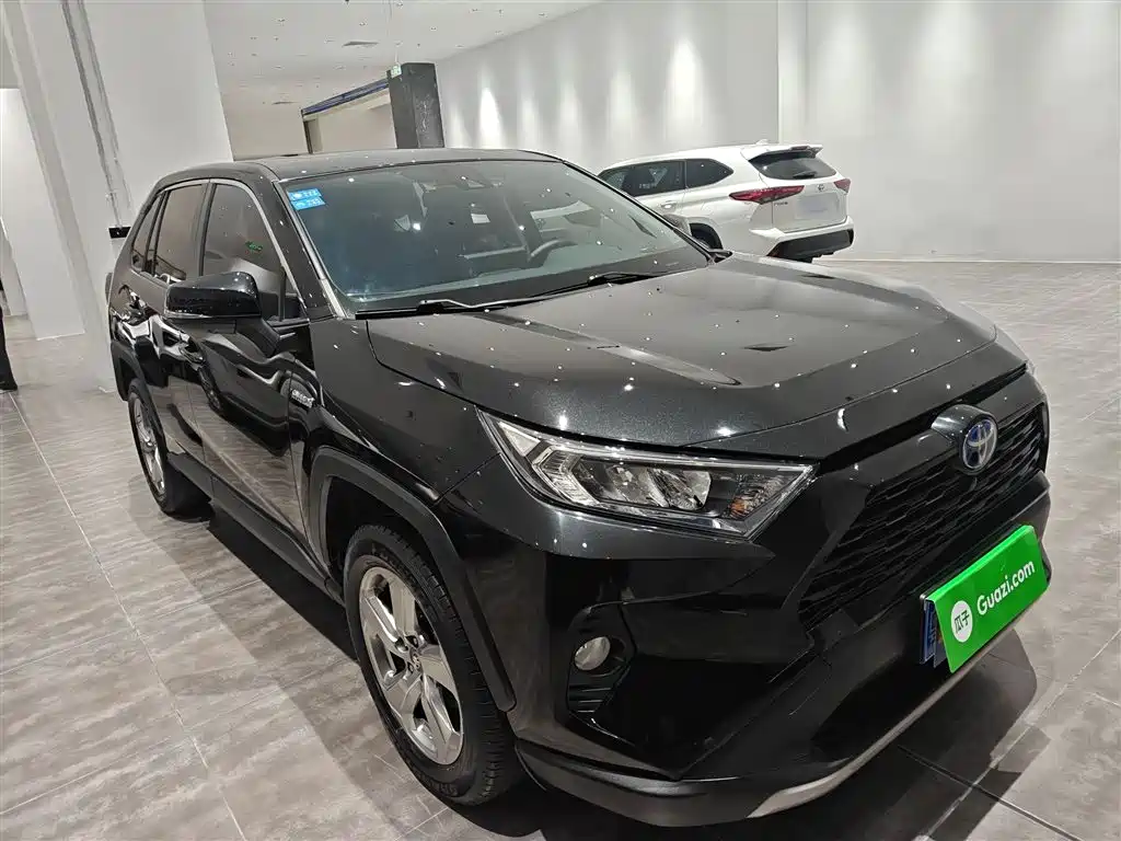 Toyota RAV4 2021 — фото 22