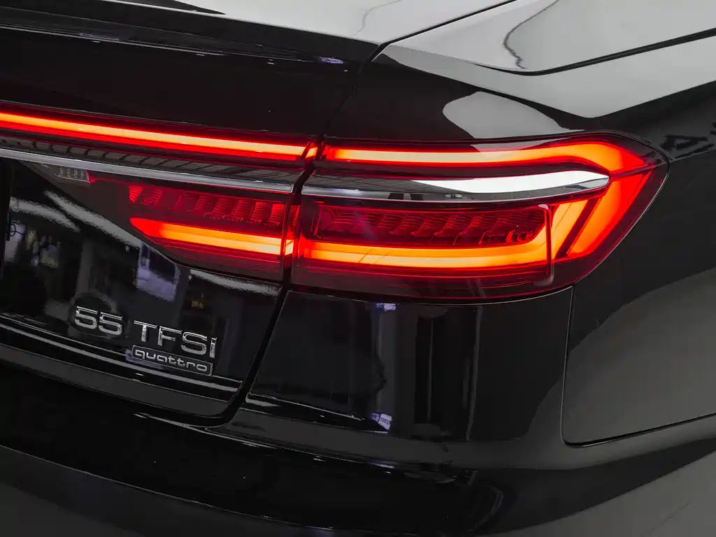 Audi A8 2019 — фото 22