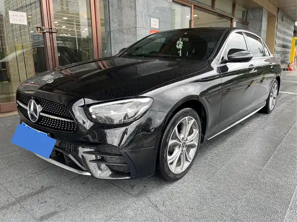 Mercedes-Benz E-Class 2022