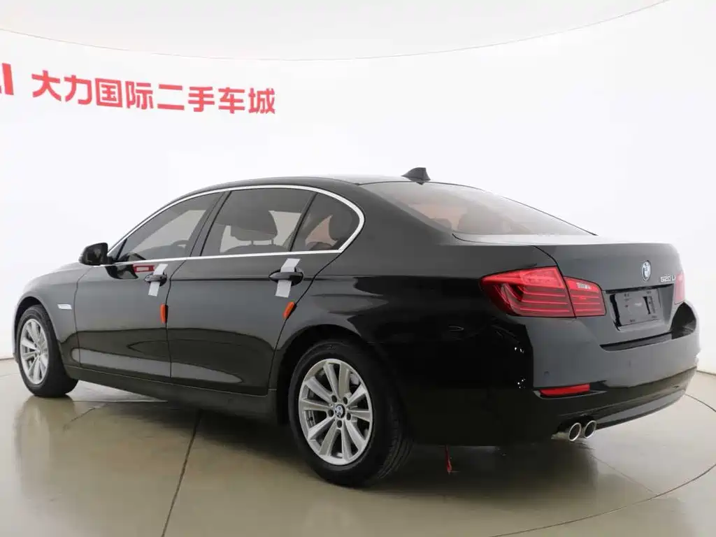 BMW 5 Series 2015 — фото 16