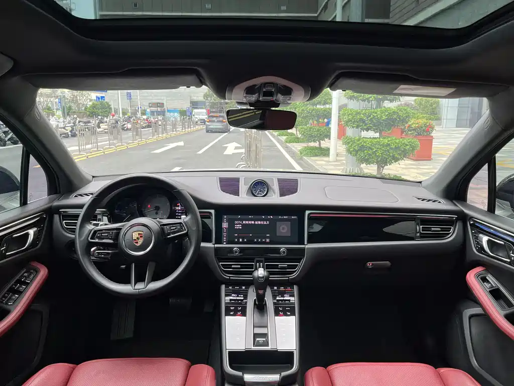 Porsche Macan 2023 — фото 10