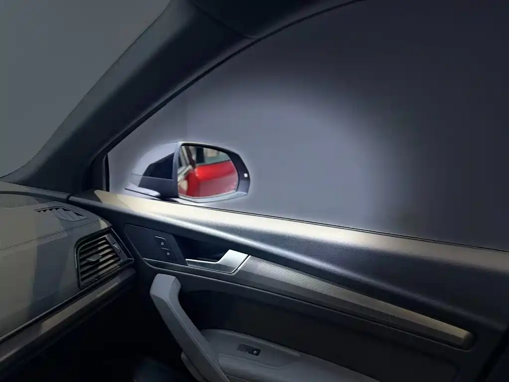 Audi Q5L Sportback 2023 — фото 17
