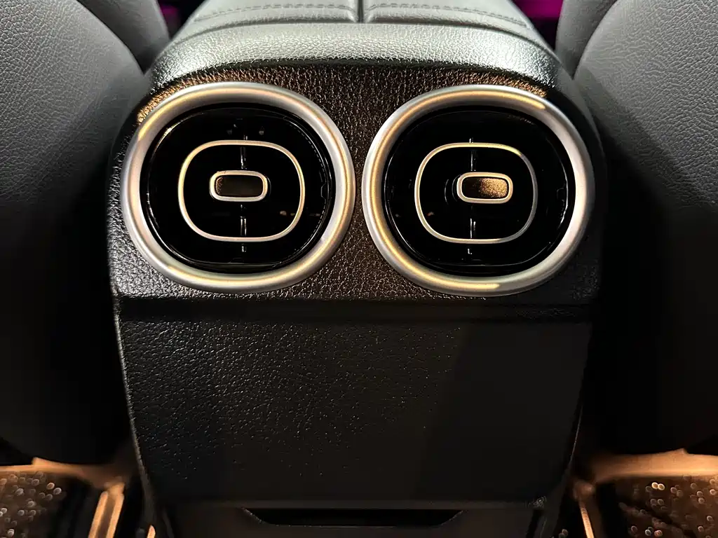 Mercedes-Benz C-Class 2023 — фото 20