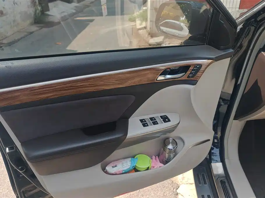 GAC Motor Trumpchi GS8 2017