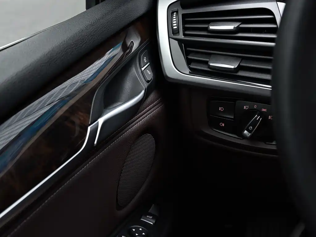 BMW X5 2016 — фото 16