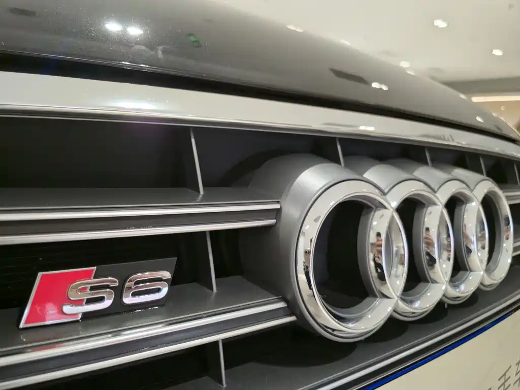 Audi S6 2015 — фото 21