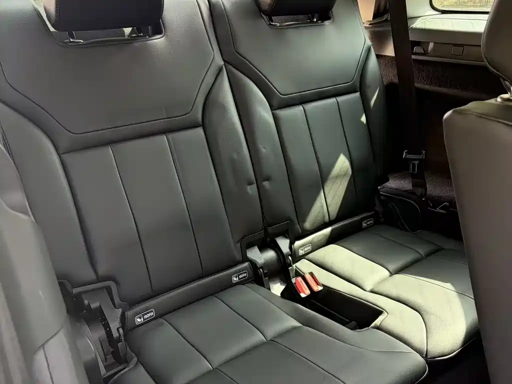 Land Rover Discovery 2018 — фото 13