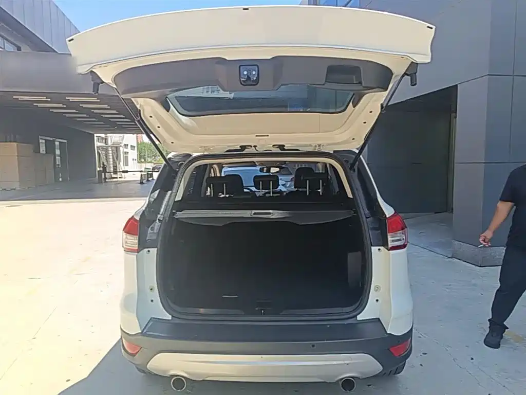 Ford Kuga 2015 — фото 19