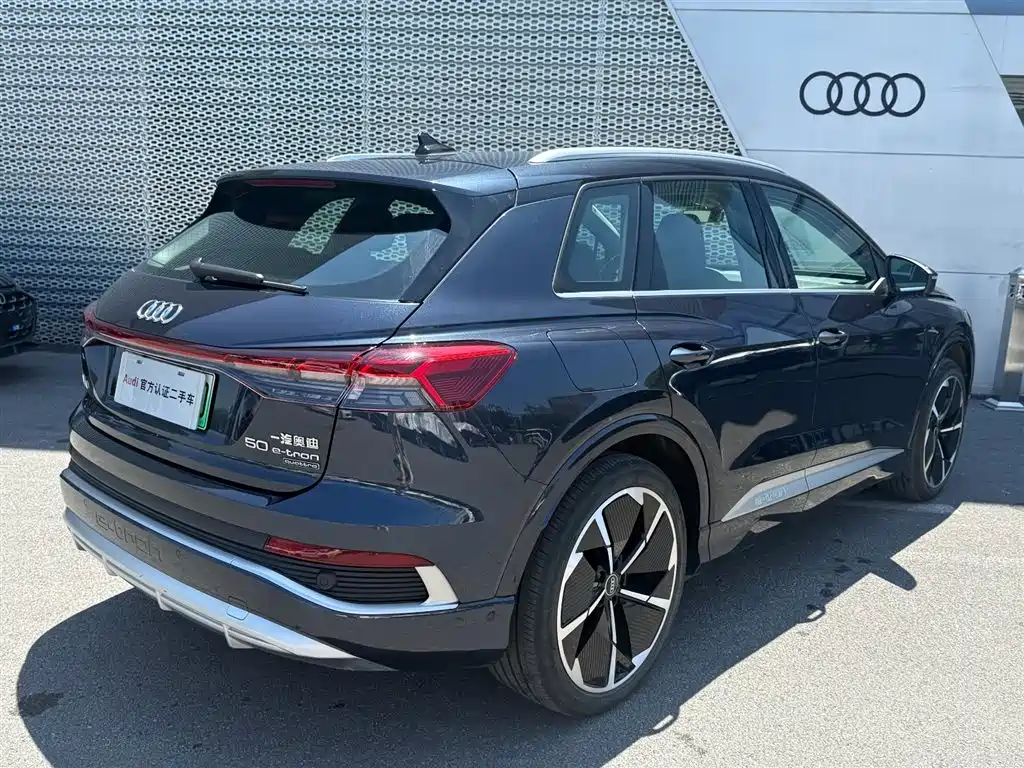 Audi Q4 e-tron 2024 — фото 7