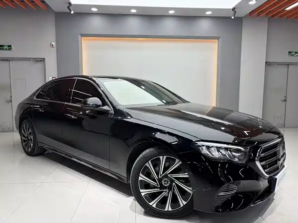 Mercedes-Benz E-Class 2025