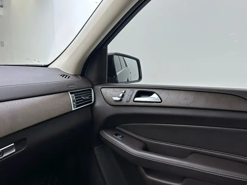 Mercedes-Benz GLE 2017 — фото 21