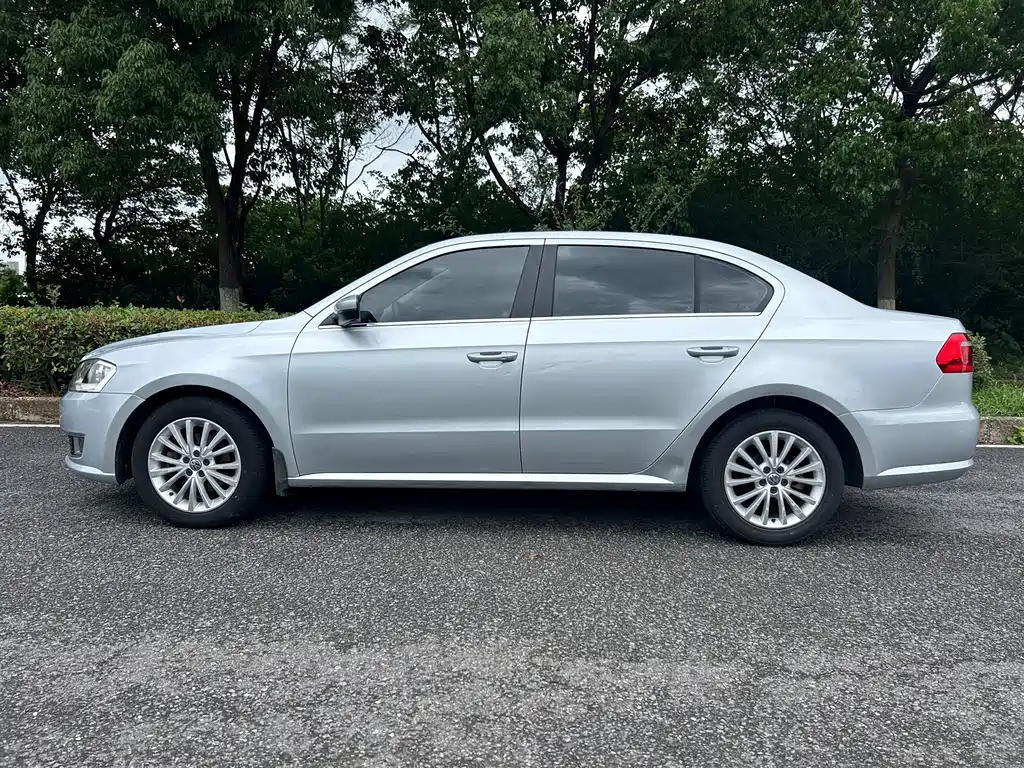 Volkswagen Lavida 2013
