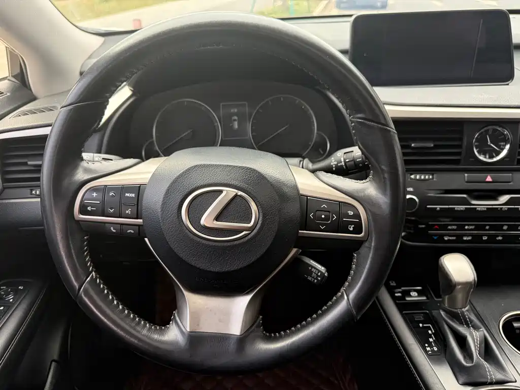 Lexus RX 2019 — фото 11