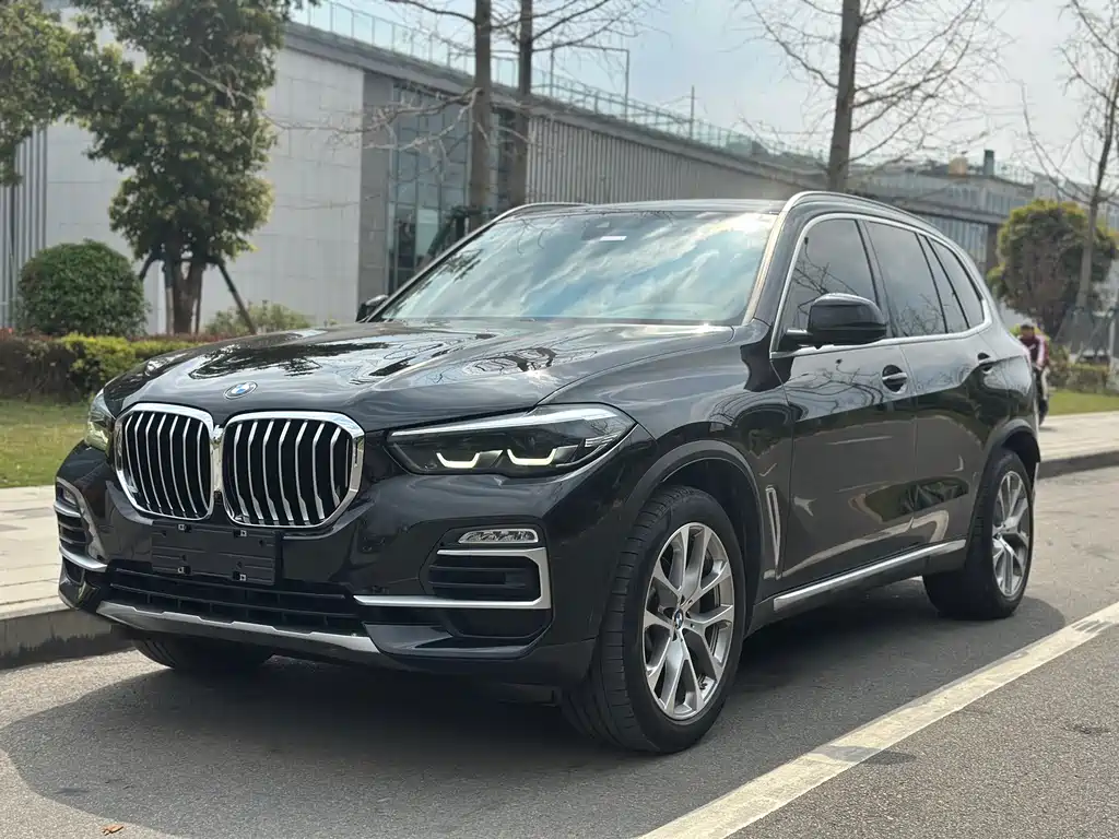 BMW X5 2021 — фото 1