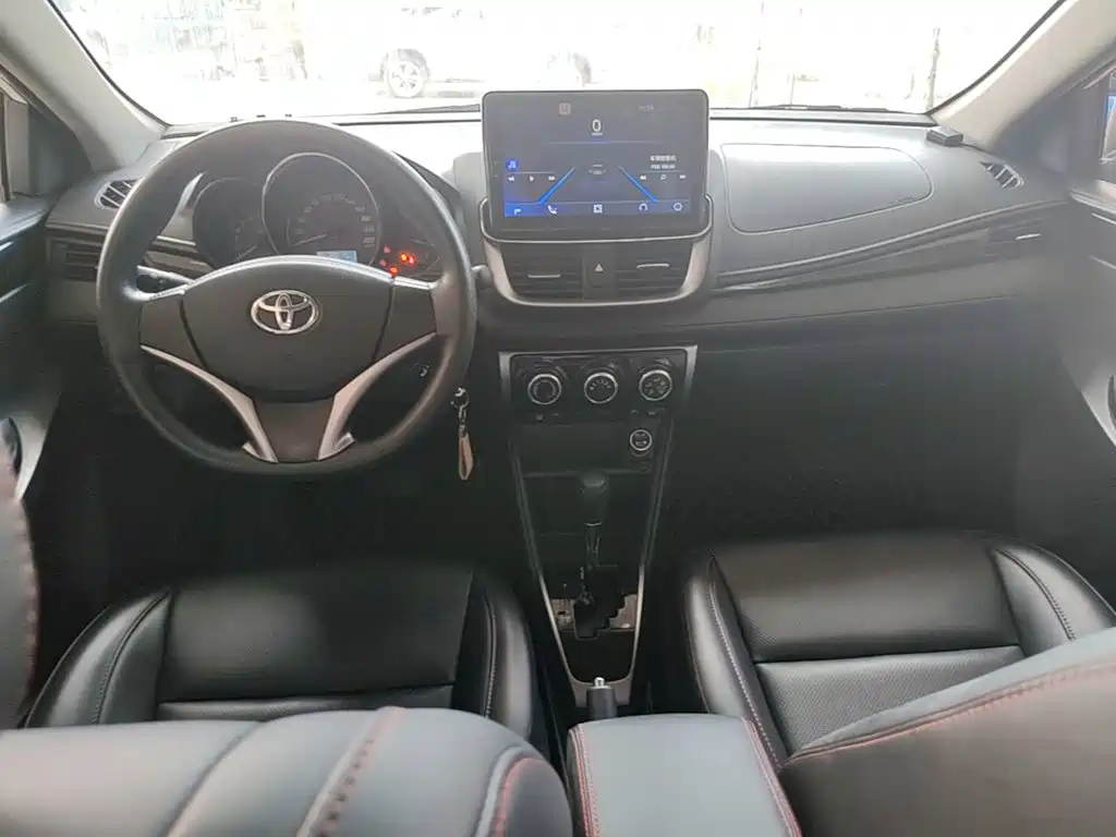 Toyota Yaris L 2020 — фото 10