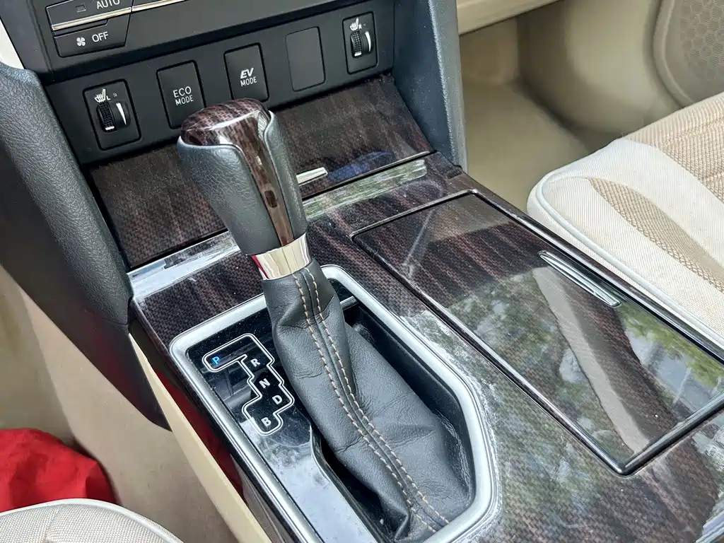 Toyota Camry 2017 — фото 12